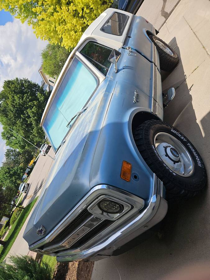 Chevrolet-custom-camper-truck-1970-blue-16