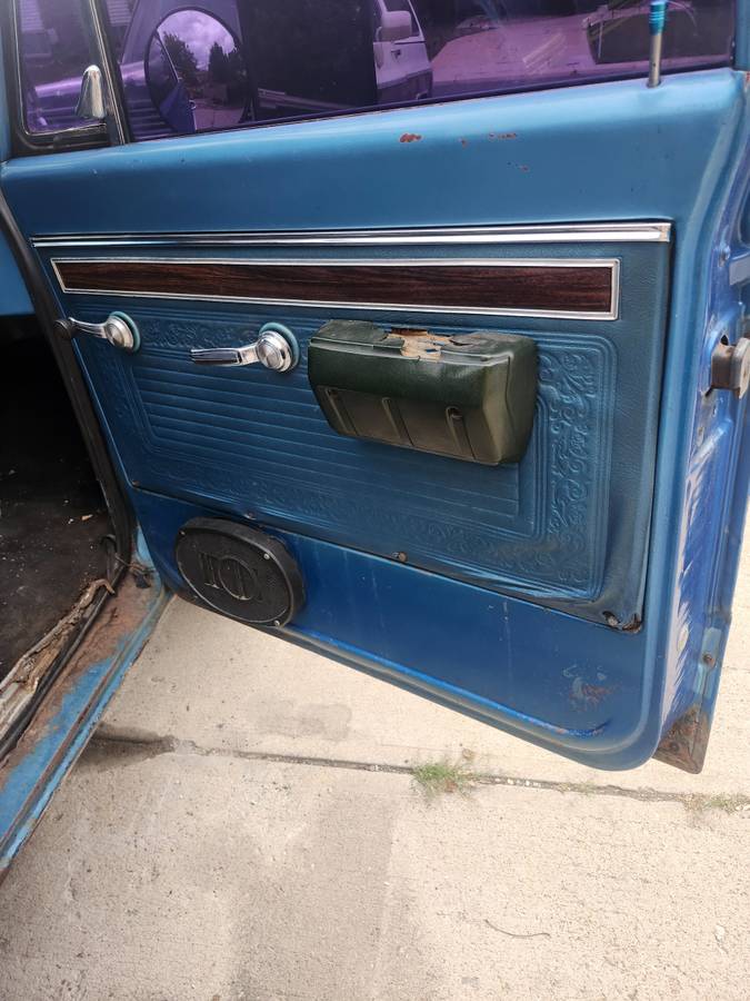 Chevrolet-custom-camper20-1970-blue-11