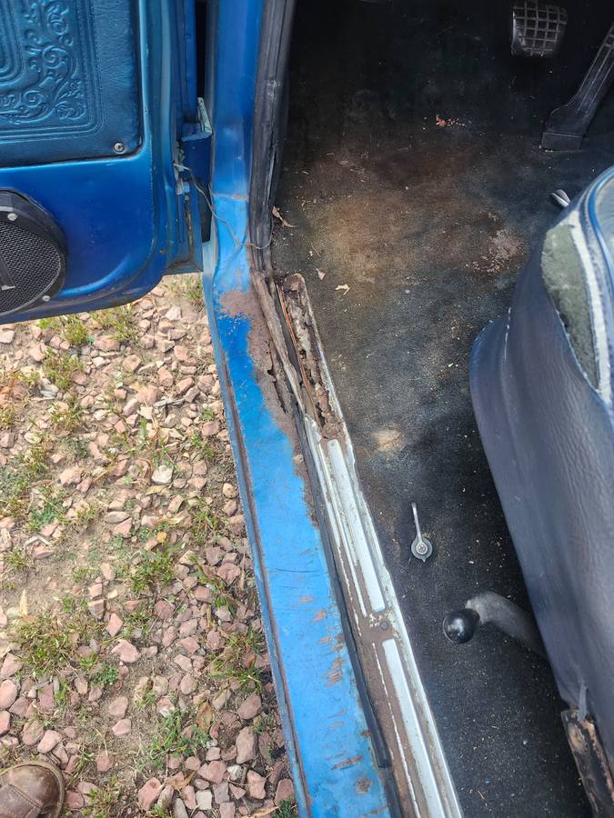 Chevrolet-custom-camper20-1970-blue-15