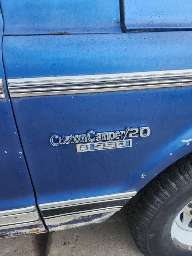 Chevrolet-custom-camper20-1970-blue-18