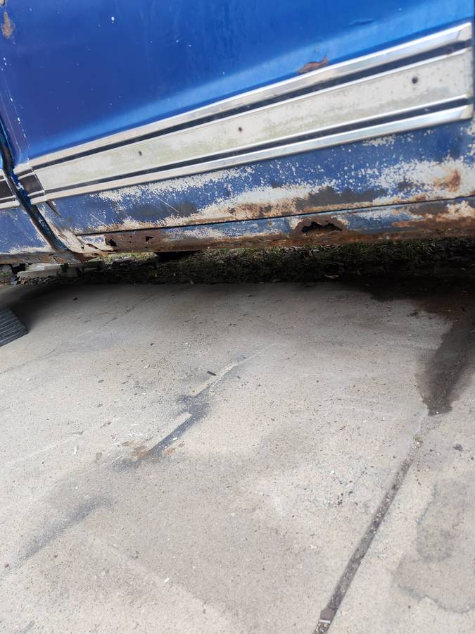 Chevrolet-custom-camper20-1970-blue-2