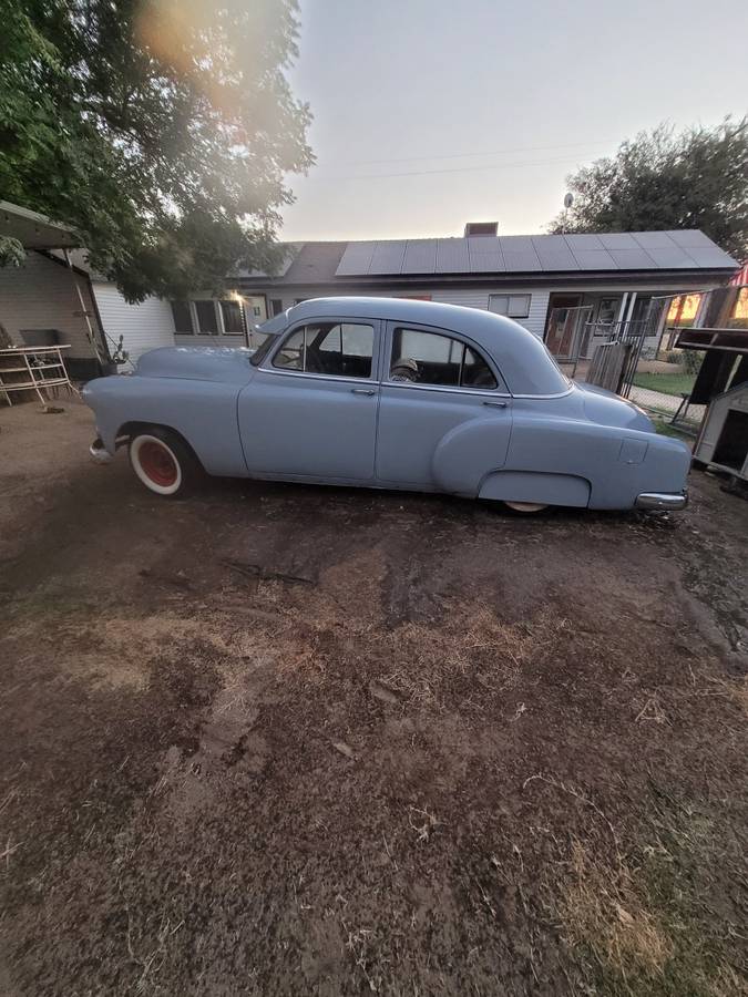 Chevrolet-delux-1951-2