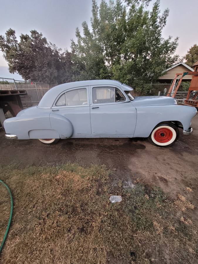 Chevrolet-delux-1951