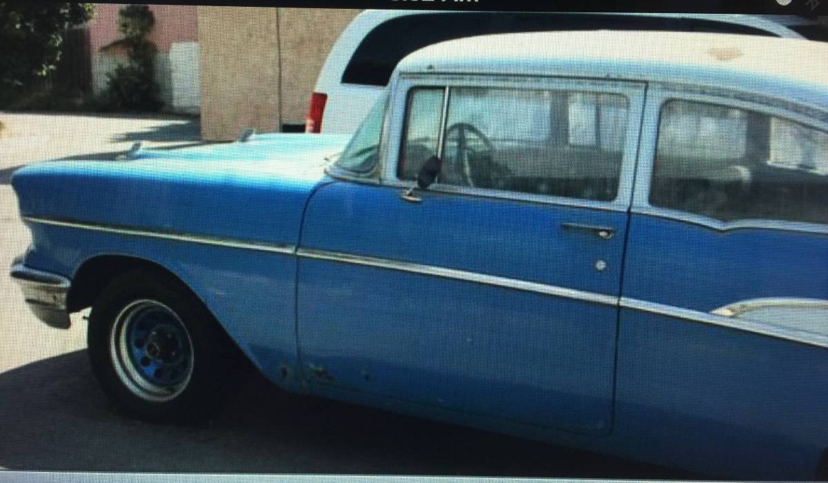 Chevrolet-deluxe-series-1957-blue-1