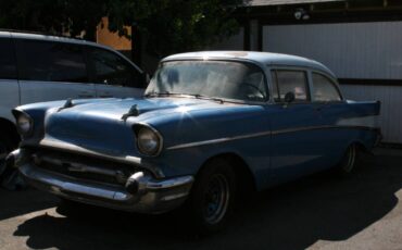 Chevrolet-deluxe-series-1957-blue-3