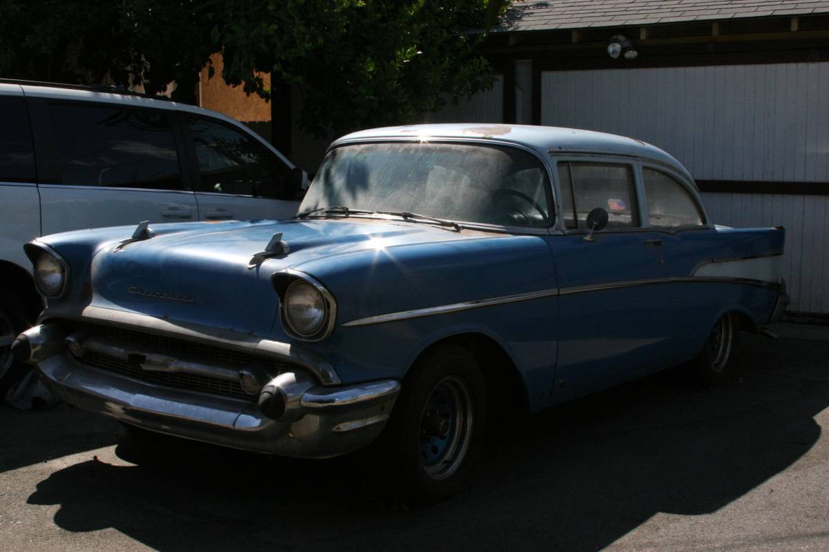Chevrolet-deluxe-series-1957-blue-3