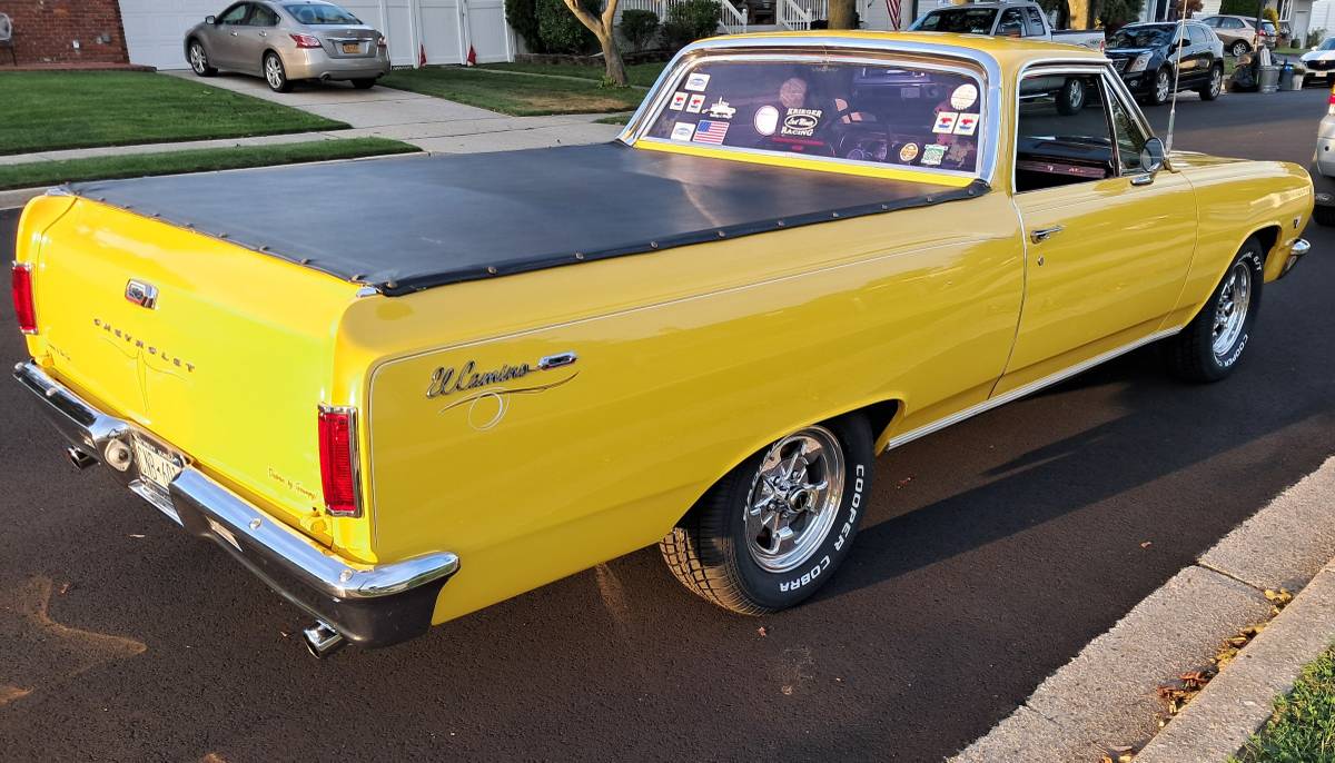 Chevrolet-el-camino-1965-yellow-2