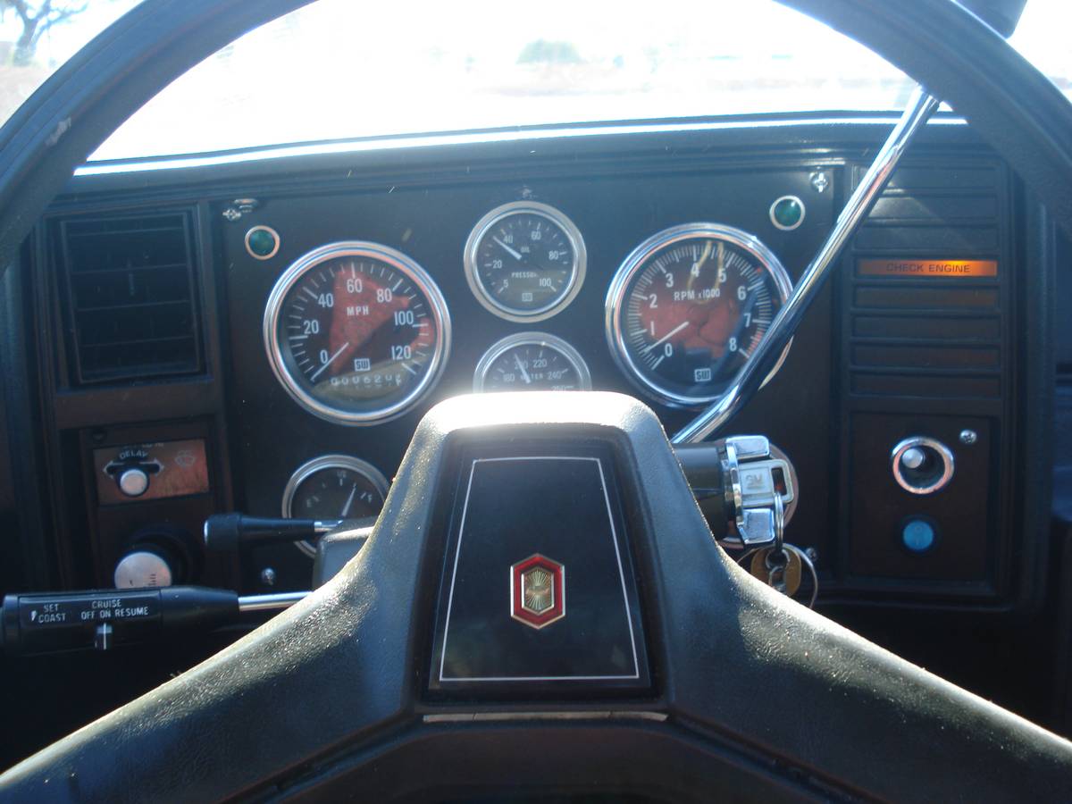 Chevrolet-el-camino-1981-18