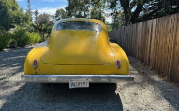 Chevrolet-fleetline-1949-yellow-10