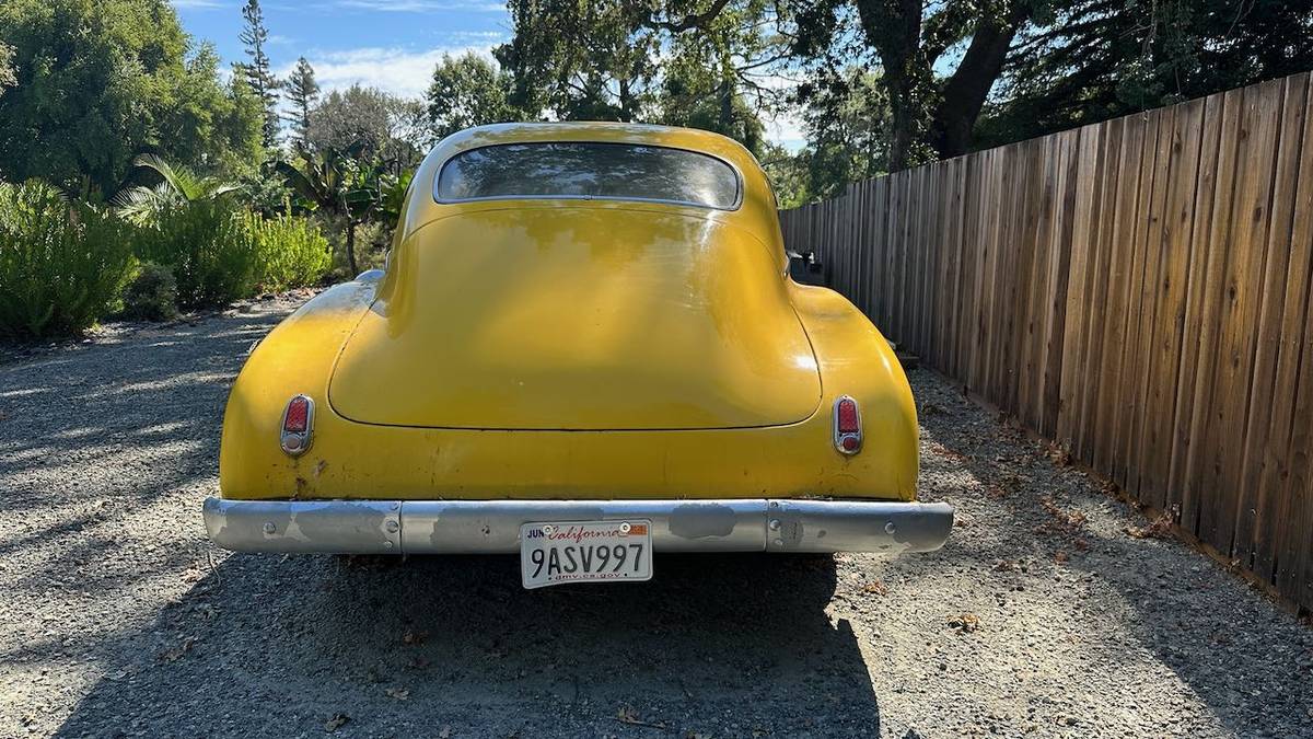 Chevrolet-fleetline-1949-yellow-10