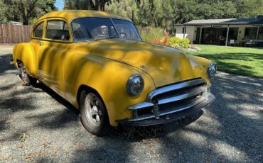 Chevrolet-fleetline-1949-yellow-12