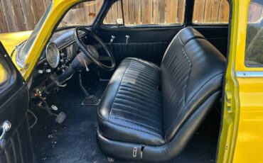 Chevrolet-fleetline-1949-yellow-16