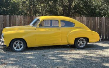 Chevrolet-fleetline-1949-yellow-8