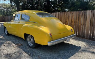 Chevrolet-fleetline-1949-yellow-9