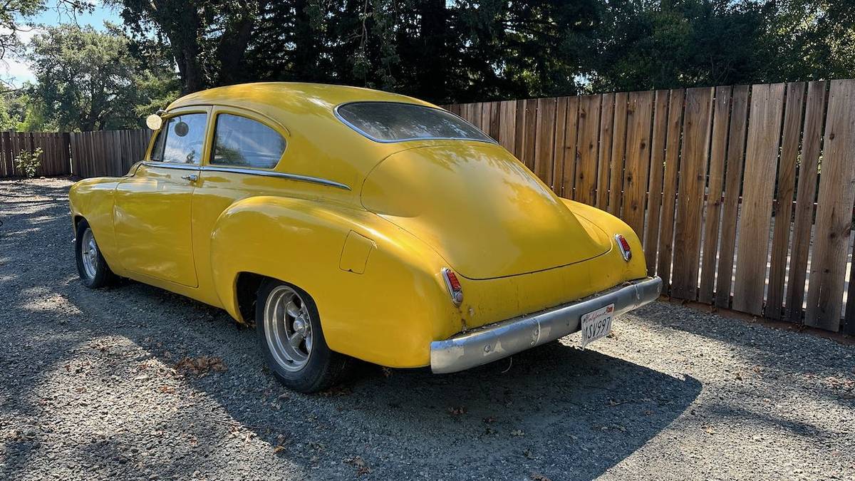 Chevrolet-fleetline-1949-yellow-9
