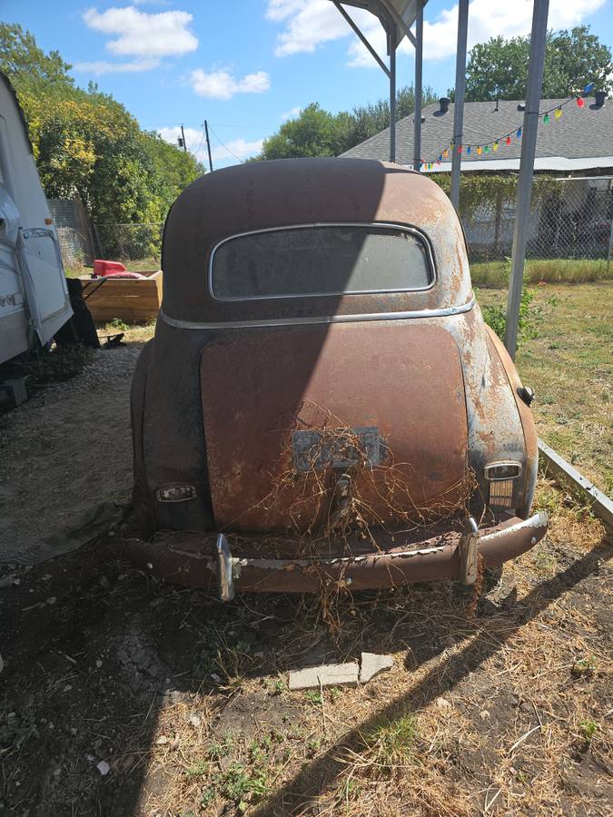 Chevrolet-fleetmaster-1948-2