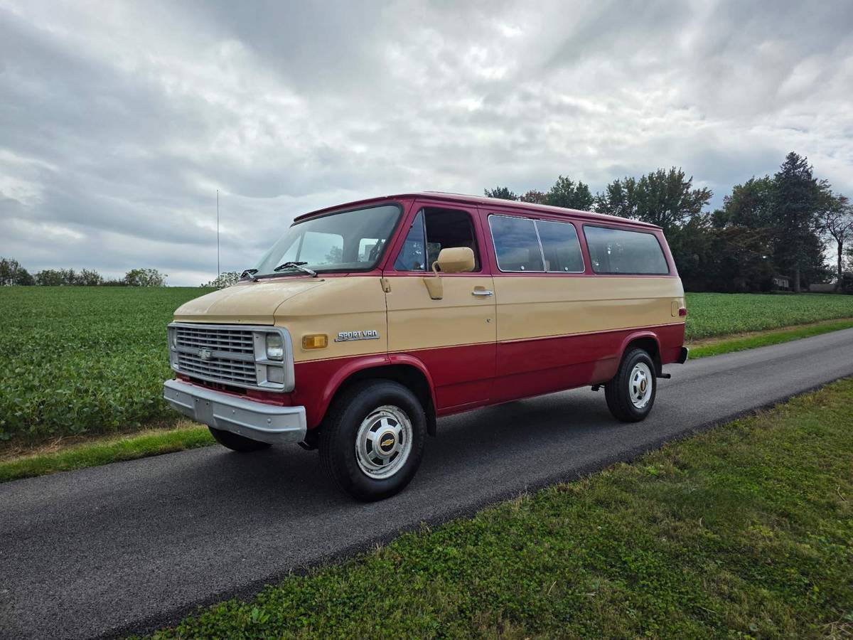 Chevrolet-g-series-1-ton-1983-13