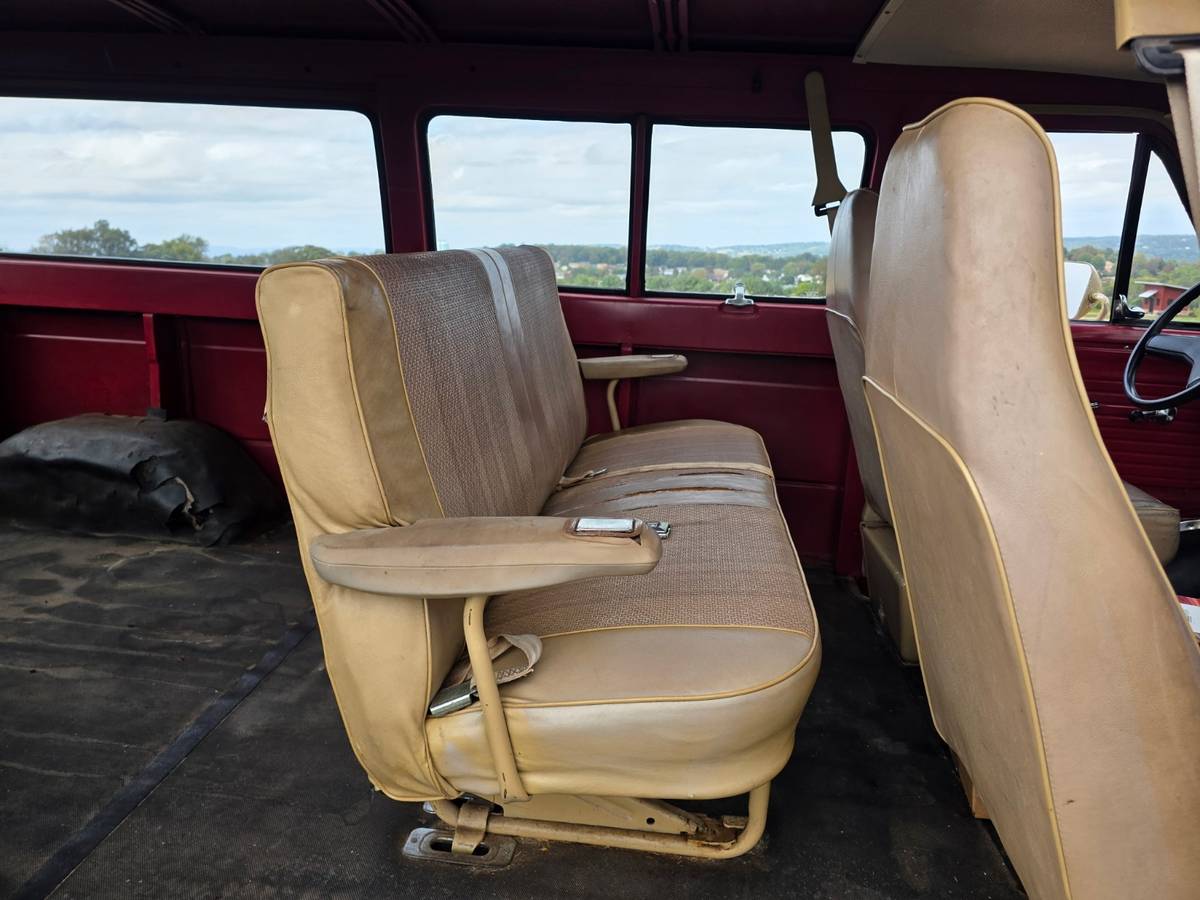 Chevrolet-g-series-1-ton-1983-16