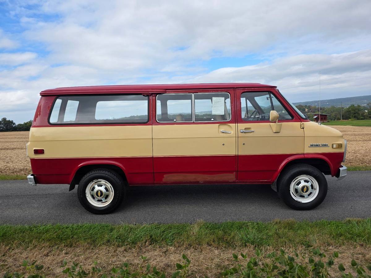 Chevrolet-g-series-1-ton-1983-3