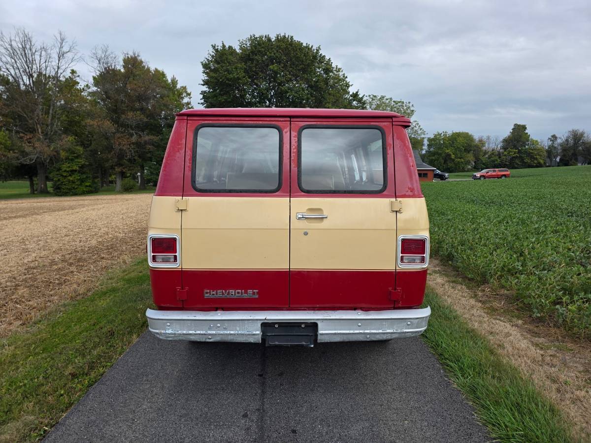 Chevrolet-g-series-1-ton-1983-4