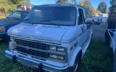 Chevrolet-g-series-34-ton-nominal-1995-white-1