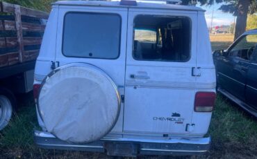 Chevrolet-g-series-34-ton-nominal-1995-white-5