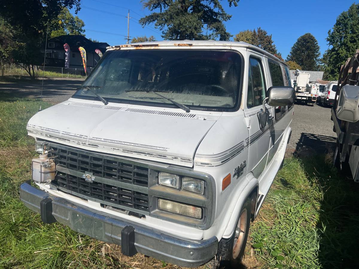 Chevrolet-g-series-34-ton-nominal-1995-white-7