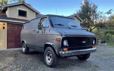 Chevrolet-g10-chevyvan10-1975-2