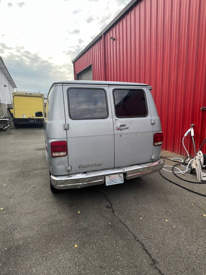 Chevrolet-g10-van-1985-2