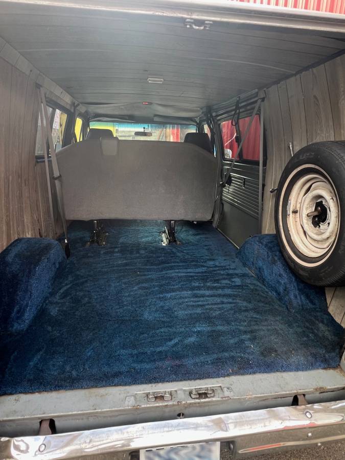 Chevrolet-g10-van-1985-3