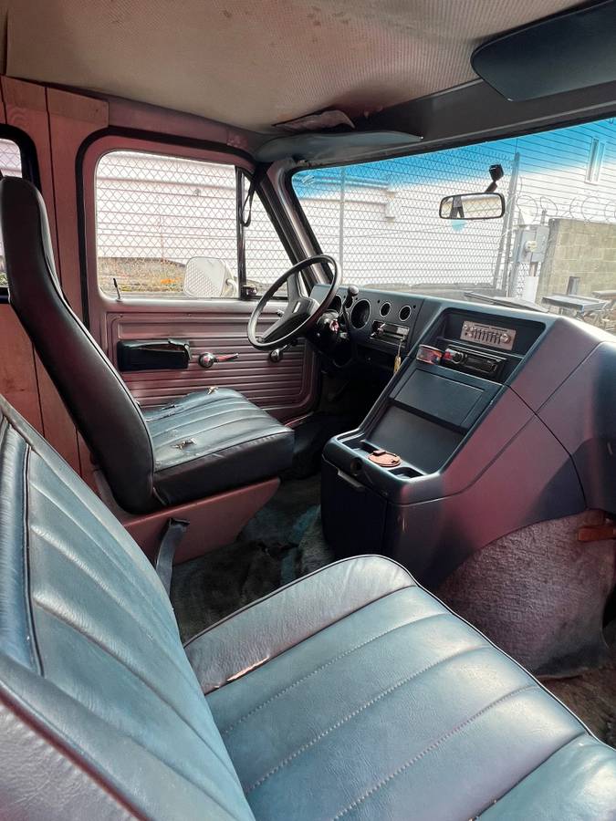 Chevrolet-g10-van-1985-5