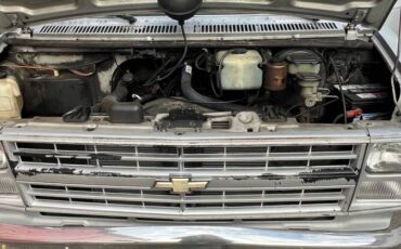Chevrolet-g10-van-1985-7