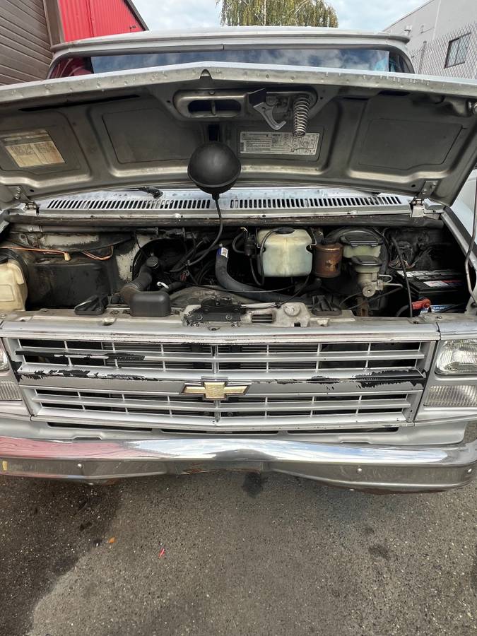 Chevrolet-g10-van-1985-7
