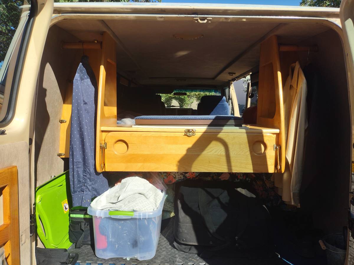 Chevrolet-g20-van-1989-brown-10
