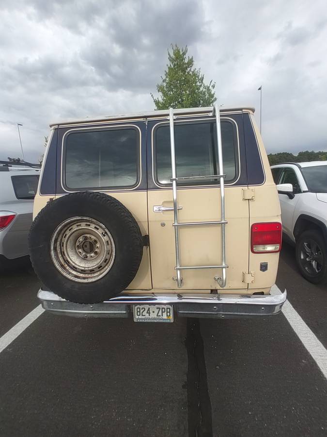 Chevrolet-g20-van-1989-brown-14