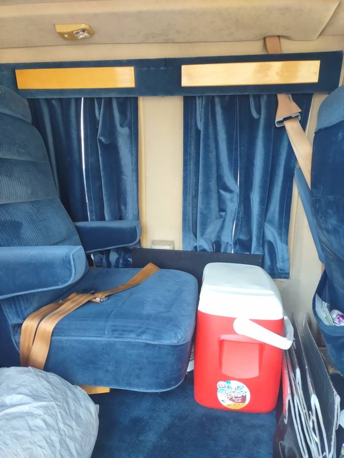 Chevrolet-g20-van-1989-brown-3