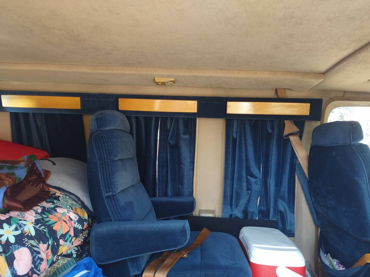 Chevrolet-g20-van-1989-brown-6