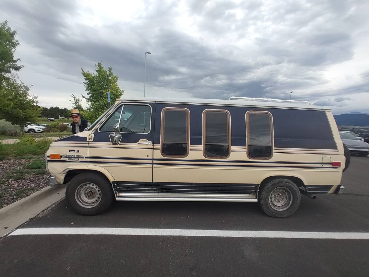 Chevrolet-g20-van-1989-brown-8