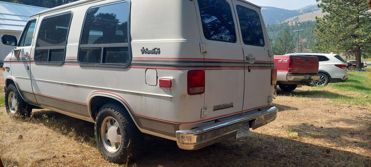 Chevrolet-g20-van-1992-3