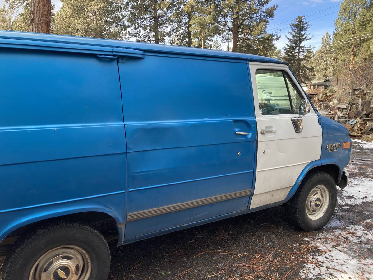 Chevrolet-g20-van-1993-blue-4