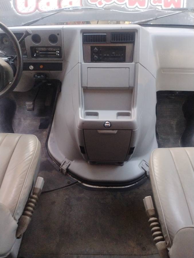 Chevrolet-g20-van-1995-white-1