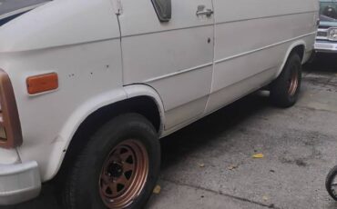 Chevrolet-g20-van-1995-white-11