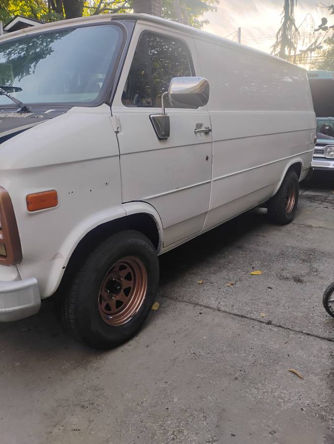 Chevrolet-g20-van-1995-white-11