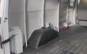 Chevrolet-g20-van-1995-white-12