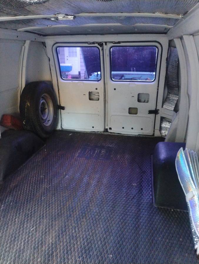 Chevrolet-g20-van-1995-white-3