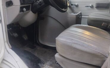 Chevrolet-g20-van-1995-white-5