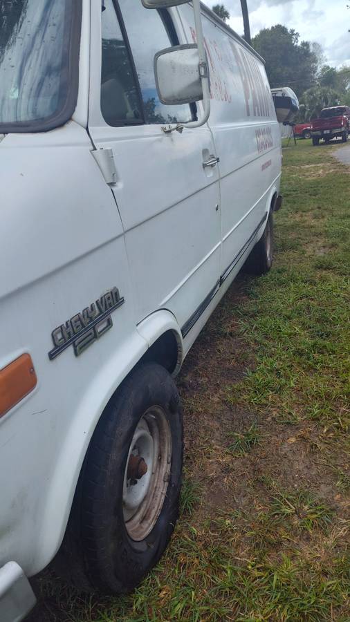 Chevrolet-g20-van-1995-white-6