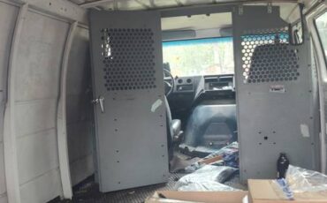 Chevrolet-g20-van-1995-white-8