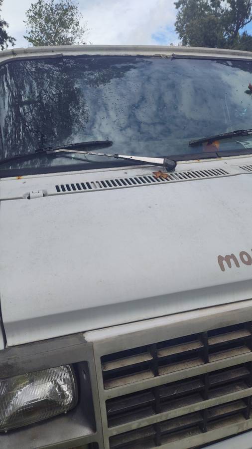 Chevrolet-g20-van-1995-white-9