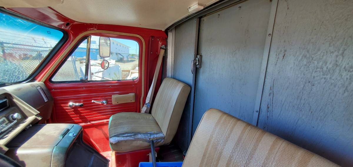 Chevrolet-g30-1986-red-5